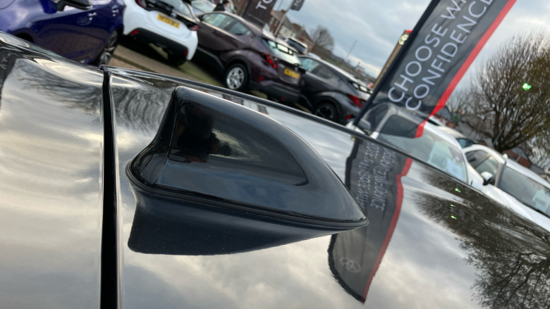 Toyota Yaris 1.5 Hybrid Dynamic 5dr CVT Hybrid Hatchback